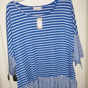 Cutest Womens blue white striped top New with tag 4x